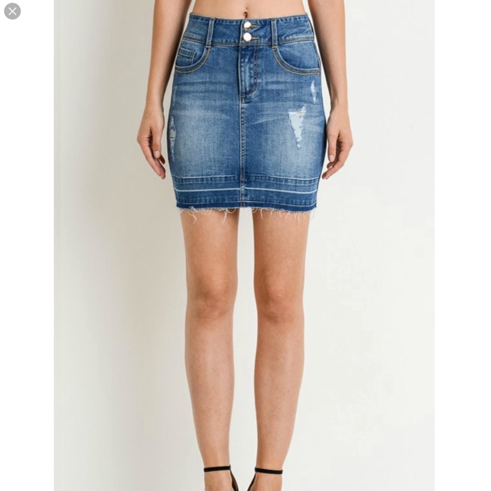 NWT High Waist Jean Mini distressed